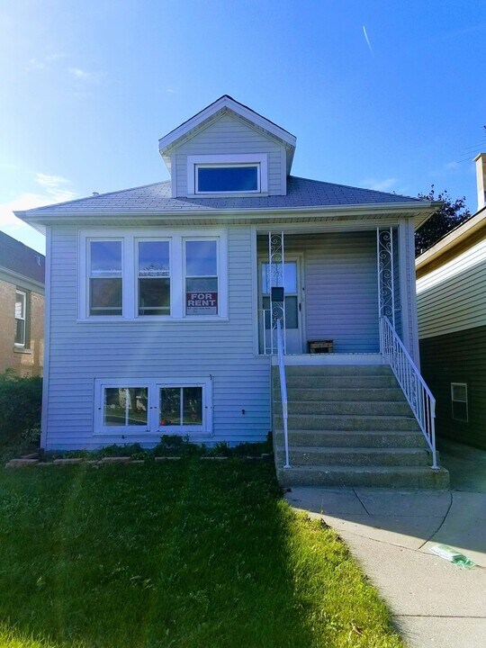 5030 N Nagle Ave in Chicago, IL - Building Photo