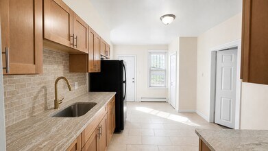 612 S Park St, Unit APT 1 in Elizabeth, NJ - Building Photo - Building Photo