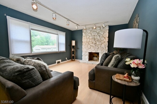 6 Wakeman St in West Orange, NJ - Building Photo - Building Photo