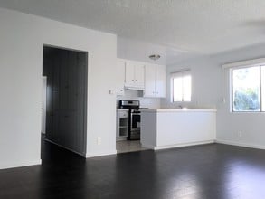 603 N New Hampshire Ave, Unit 8 in Los Angeles, CA - Foto de edificio - Building Photo