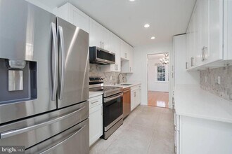 10246 Arizona Cir in Bethesda, MD - Building Photo - Building Photo