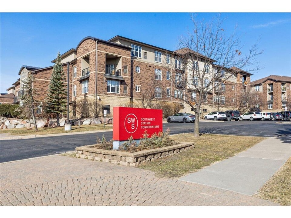 13560 Technology Dr. in Eden Prairie, MN - Building Photo