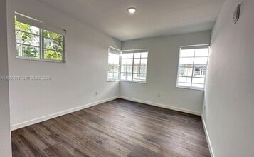 1570 Euclid Ave in Miami Beach, FL - Building Photo - Building Photo