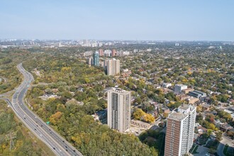 Eastmount Apartments in Toronto, ON - Building Photo - Building Photo