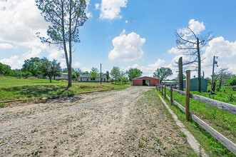 4540 Knob Rd in Springtown, TX - Building Photo - Building Photo