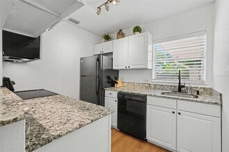 4704 W Lawn Ave in Tampa, FL - Building Photo - Building Photo