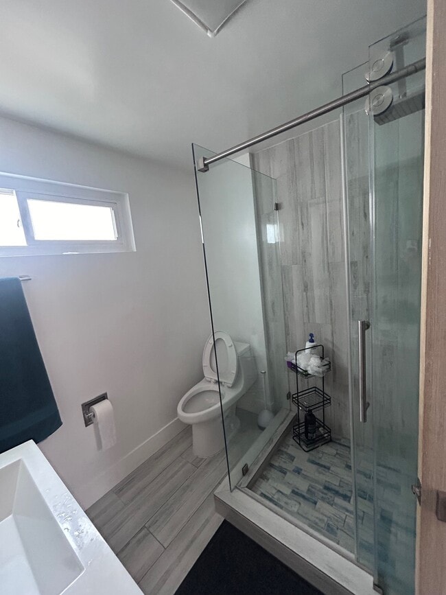 2396 Redlands Dr in Newport Beach, CA - Building Photo - Building Photo