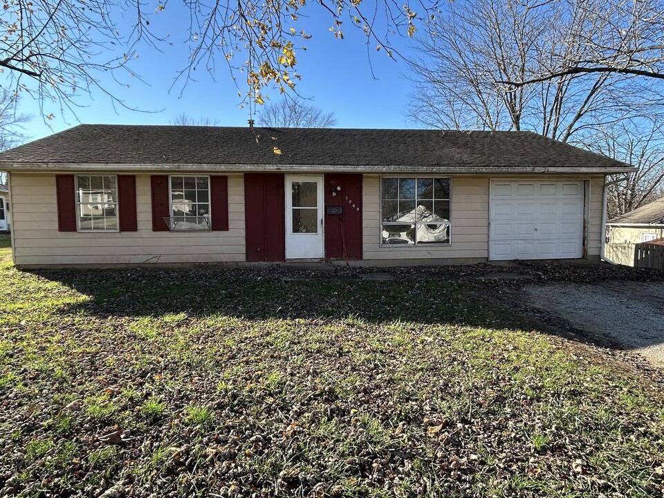 1904 Westview Ave in Danville, IL - Foto de edificio