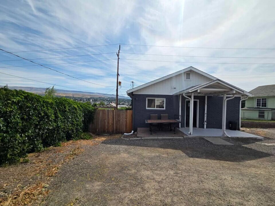 820 Cashmere St in Wenatchee, WA - Building Photo