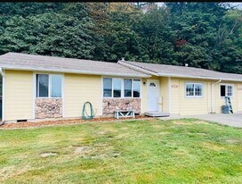 11040 N Skagit St in Burlington, WA - Building Photo