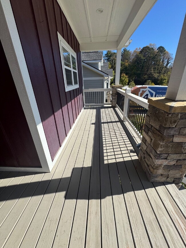 64 Leyland Cir in Hendersonville, NC - Building Photo - Building Photo