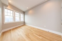 723 Centre St, Unit 3 in Boston, MA - Building Photo - Building Photo