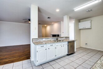 5121 Timber Park Dr in Flower Mound, TX - Building Photo - Building Photo