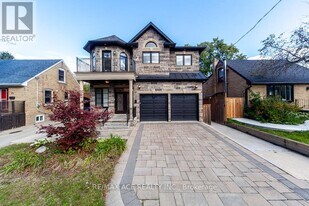 11 Ashdean Dr in Toronto, ON - Building Photo