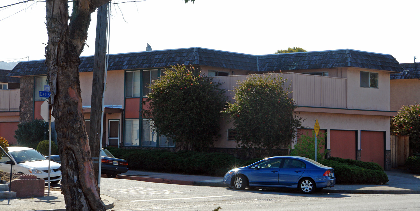 6000 Avila St in El Cerrito, CA - Building Photo