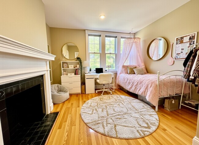 76 Egmont St, Unit 3F in Brookline, MA - Building Photo - Building Photo