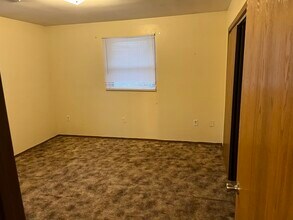 1112 Springbrook Ave, Unit A in Moosic, PA - Building Photo - Building Photo