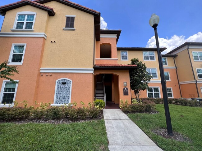 property at 5467 Vineland Rd