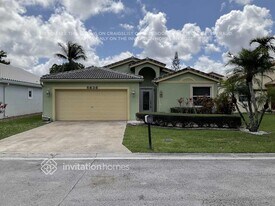 5636 American Cir, Unit H-427 in Delray Beach, FL - Building Photo