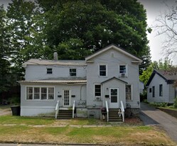 8 Lock St, Unit 3 in Phoenix, NY - Building Photo