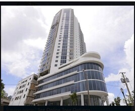 133 NE 2nd Ave, Unit 911 in Miami, FL - Foto de edificio - Building Photo