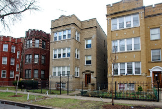 6335 N Claremont in Chicago, IL - Building Photo - Building Photo