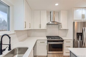 4090 W Wagon Trail Dr in Littleton, CO - Building Photo - Building Photo
