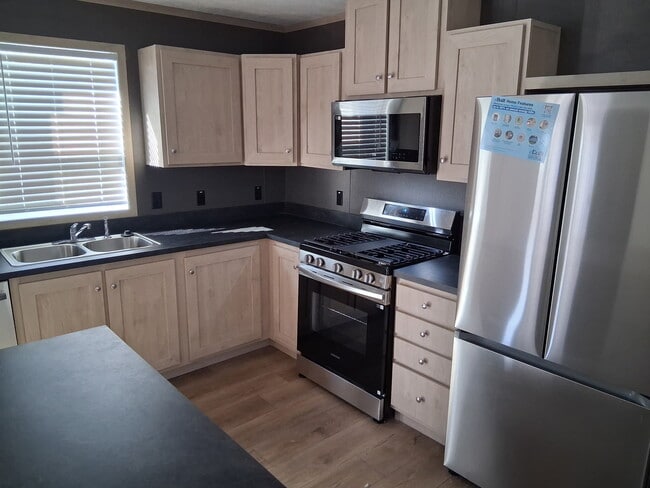 5895 Georgia in Romulus, MI - Building Photo - Building Photo