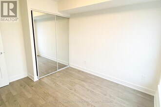 7-707 Mabelle Ave in Toronto, ON - Building Photo - Building Photo