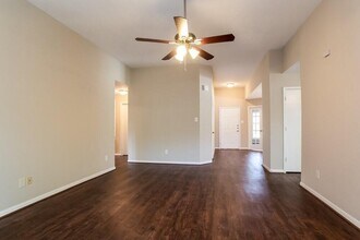 28906 Loddington St in Spring, TX - Building Photo - Building Photo