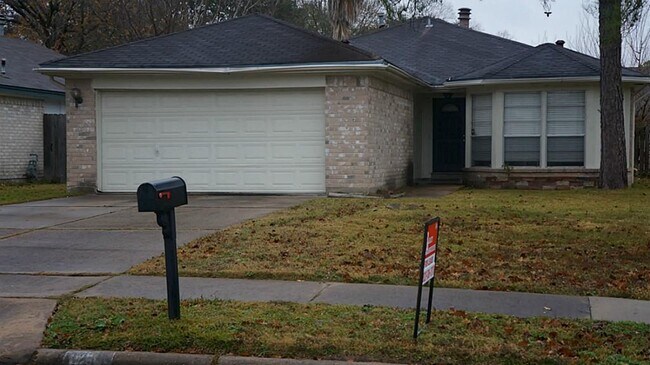 8211 Valeta Dr in Houston, TX - Building Photo - Building Photo