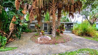 2686 Sunset Dr in Largo, FL - Building Photo