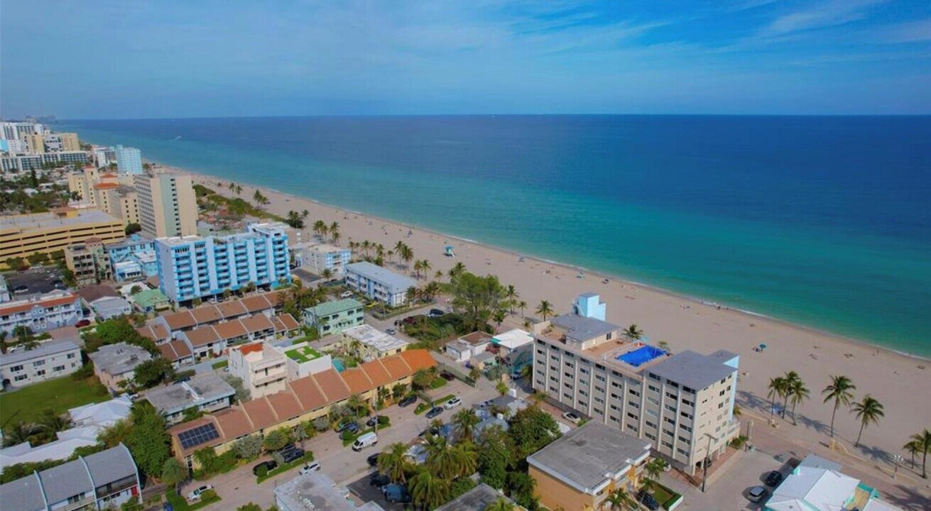 326 Madison St in Hollywood, FL - Building Photo