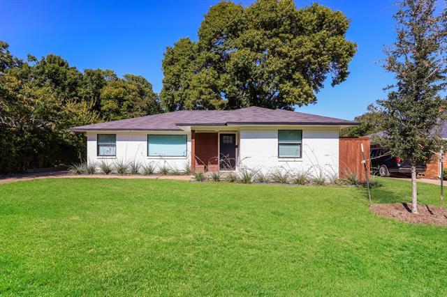 6123 Woodcrest Ln in Dallas, TX - Building Photo