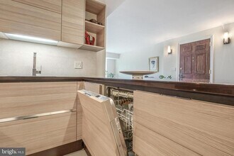 1080 Wisconsin Ave NW in Washington, DC - Building Photo - Building Photo
