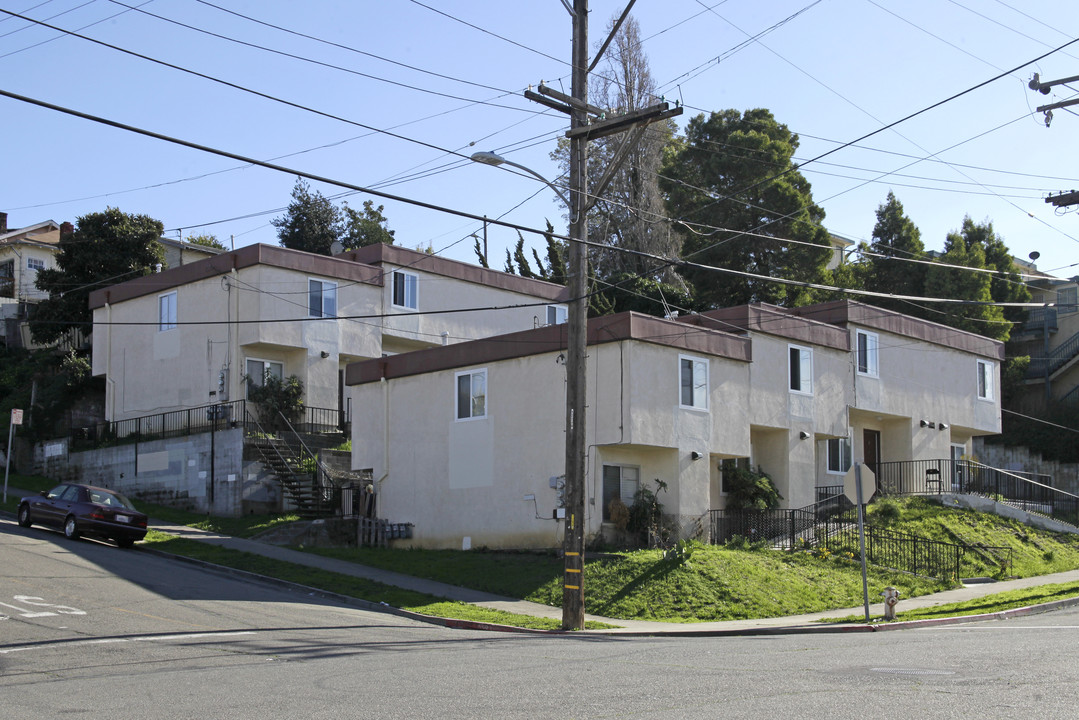 1930-1944 16th Ave in Oakland, CA - Building Photo