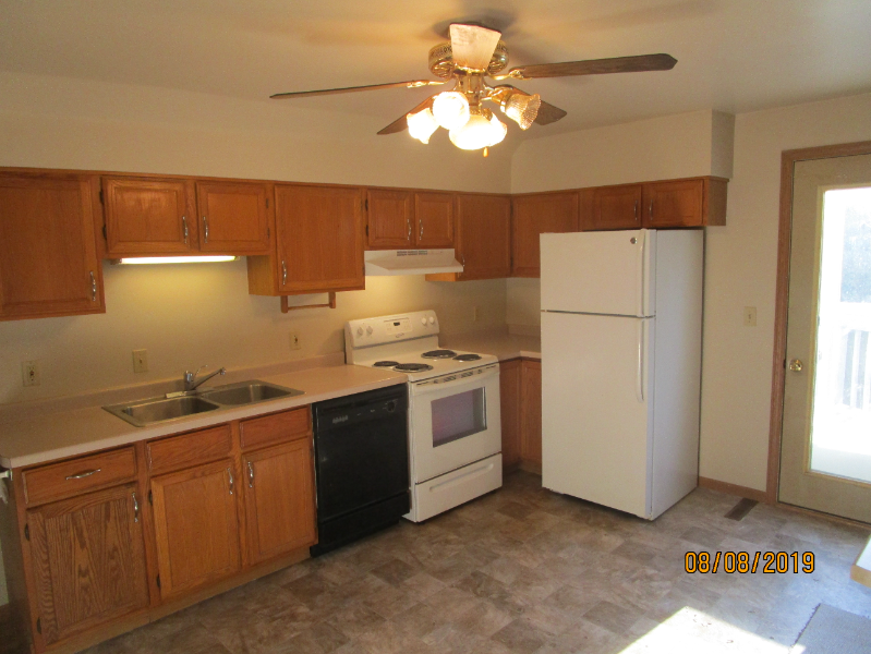 503 Ridge St-Unit -503.5 in Baraboo, WI - Foto de edificio