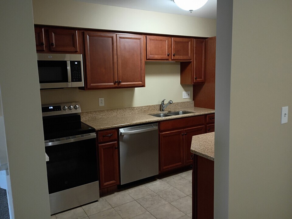 917 Madison St, Unit 5 in Syracuse, NY - Building Photo
