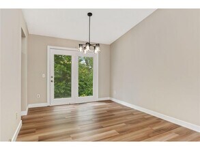 8616 Windward Cir in Eden Prairie, MN - Building Photo - Building Photo