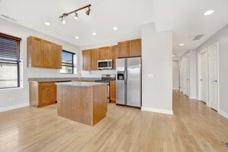 4817 N Kimball Ave, Unit 3 in Chicago, IL - Building Photo - Building Photo