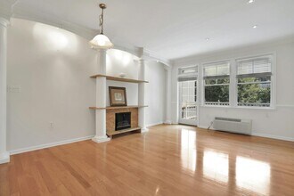15 Freedomway in Jersey City, NJ - Building Photo - Building Photo