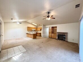 3068 W Queens Cir in Merced, CA - Building Photo - Building Photo
