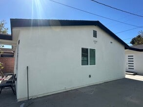 8153 San Juan Ave in South Gate, CA - Building Photo - Building Photo