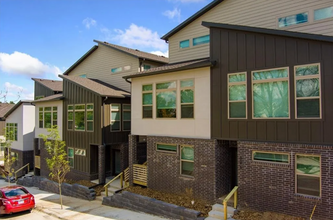 Hughes Townhomes in Fayetteville, AR - Building Photo - Interior Photo