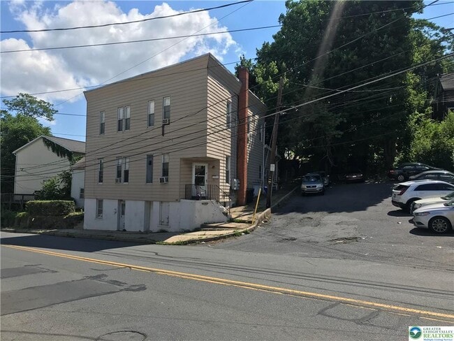 property at 809 Wyandotte St