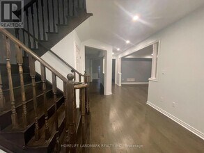 7528 Marpin Ct in Niagara Falls, ON - Building Photo - Building Photo