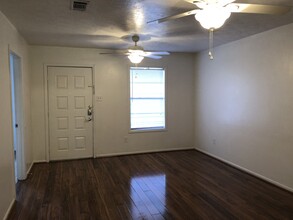 2430 Pecan Ridge Dr in Bryan, TX - Building Photo - Building Photo