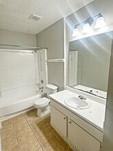 7508 Oak Chase in San Antonio, TX - Building Photo - Building Photo