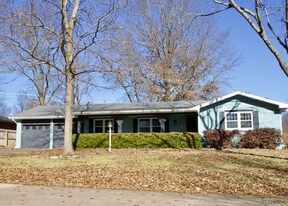 2155 E Ridgewood Dr in Springfield, MO - Building Photo