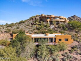 4820 E Cottontail Run Rd in Paradise Valley, AZ - Building Photo